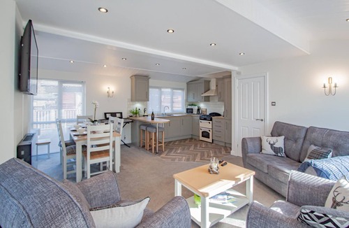Troutbeck Bridge Cabin | Betteridge View Lodge - a holiday lodge that sleeps 6 guests in 3 bedrooms