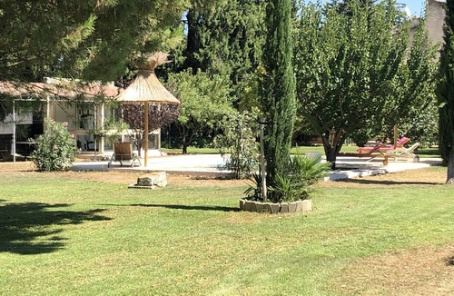 Chateaurenard House | Between AVIGNON and ST REMY DE PROVENCE old mas in peace and in the greenery