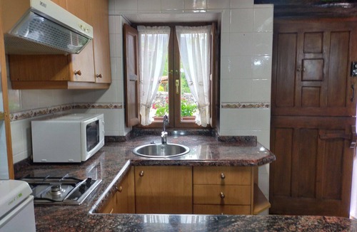 Cuenco Cottage | Between beach and mountain. Terrace with barbecue and gazebo. Panoramic views.