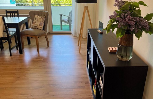 Schloß Neuhaus Apartment | Between Castle Park & City - Time in Paderborn