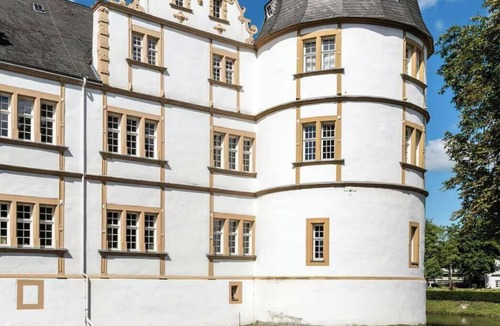 Schloß Neuhaus Apartment | Between Castle Park & City - Time in Paderborn