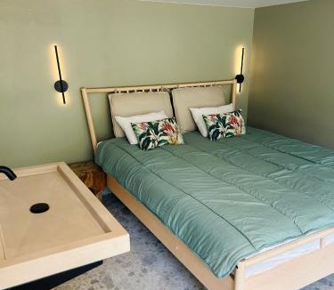 Trooz Bed & Breakfast | Between hills and home