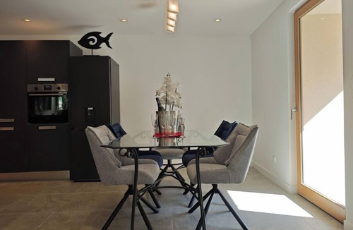 Alex Apartment | Between lake and mountains Beautiful luxury apartment