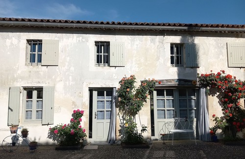 Prechac Cottage | Between Landes and Sauternes, a cosy gîte!