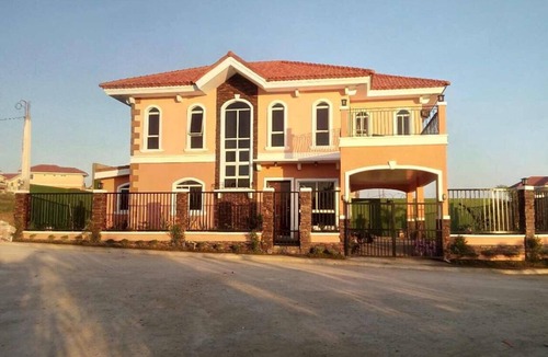Silang House | Between Nuvali-Tagaytay is a place for you to Retreat,Relax and Revive yourself.