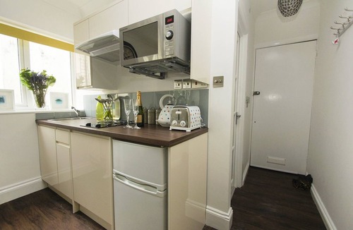 Seafront Cottage | Between Piers Central by Brighton Holiday Lets
