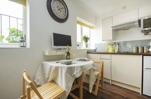 Seafront Cottage | Between Piers Central by Brighton Holiday Lets