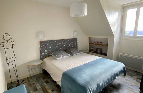 Miniac-Morvan Bed & Breakfast | Between Saint-Malo, Dinan, Mont-Saint-Michel – 3 Bedrooms & Lounge Bedroom