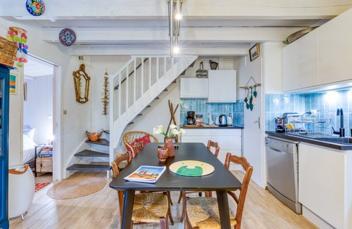 Marseillan House | Between Sea and Vineyards: Cozy 3-Bedroom House, Direct Access to Thau Lagoon & Bike Paths