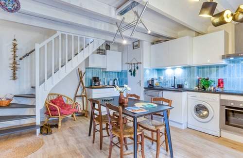 Marseillan House | Between Sea and Vineyards: Cozy 3-Bedroom House, Direct Access to Thau Lagoon & Bike Paths
