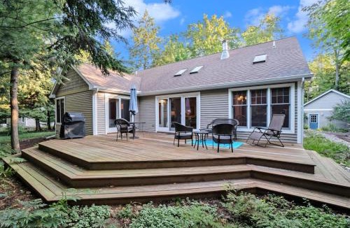 Glen Arbor House | Between the Lakes