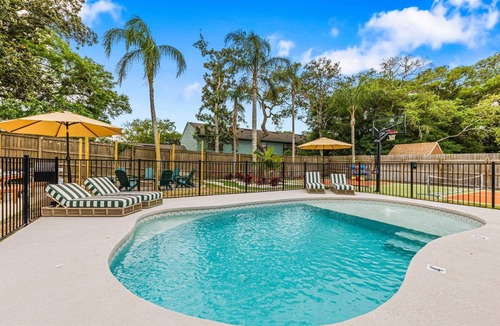 St. Augustine House | Between The Tides: Heated Pool, Beach, Sports Court. Walk to Amphitheater