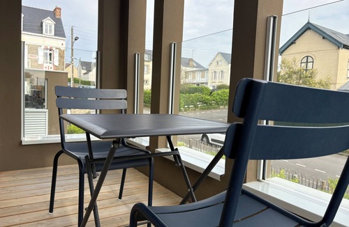 Saint-Lunaire Apartment | Between the two beaches and close to the center, recent apartment. All on foot.