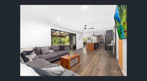 Torquay House | Between Trees and Tide