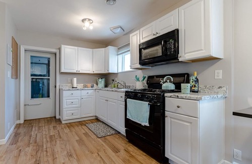 Norton Shores House | Betz Bungalow - Norton Shores