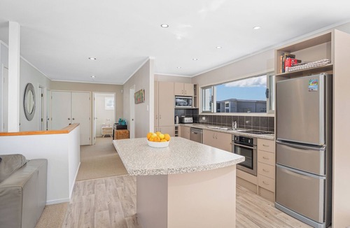 Whangamata House | Beverley Beach - Whangamata Holiday Home