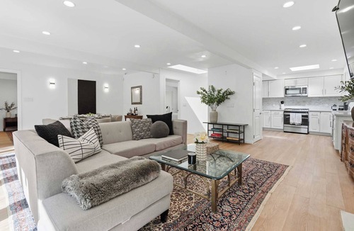 Beverly Glen House | Beverly Hills 2BR Villa | Pool & Views | C&C
