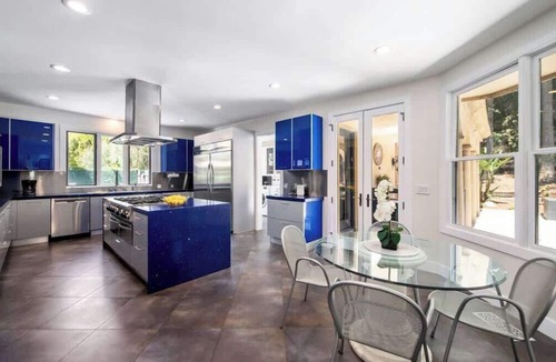 Trousdale Estates Villa | Beverly Hills 4BD Tennis Estate w/Gym, Pool & Spa