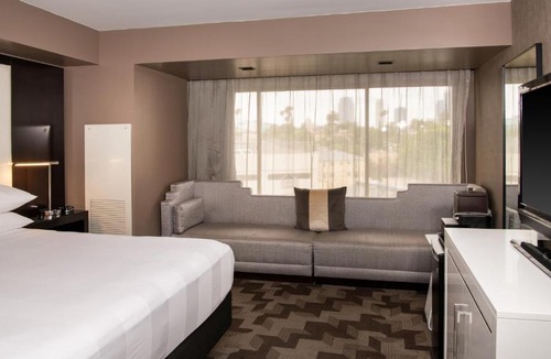 Pico - Robertson Hotel | Beverly Hills Marriott