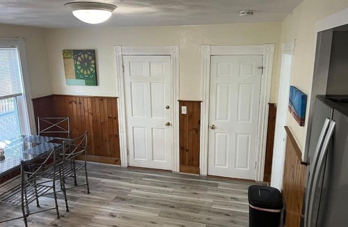 Beverly Apartment | Beverly, Salem, Dwtn, Water and Train