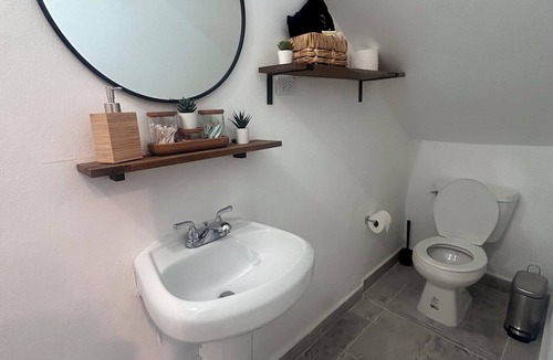 Oriente Apartment | Beverlysixtyfive Cozy Aparment