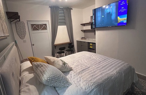 Oriente Apartment | Beverlysixtyfive Cozy Aparment