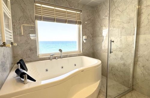 Sinop Hotel | Beyaz Ev Hotel Restaurant