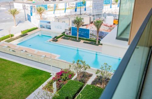Dubai Apartment | Beyond Stays - Luxury 2 Bedroom Waterfront Apartment with Sea Views - Port Rashid