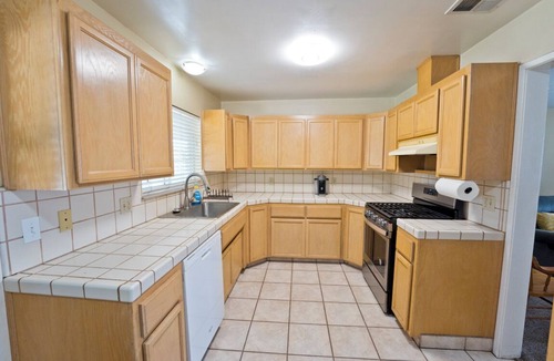 North Country Meadows House | BFL Airport Casita, 2 bed 1 bath Great backyard! Wifi & A/C!