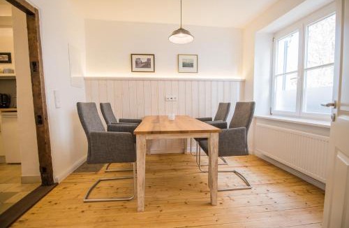 Wittlich Apartment | BG Living & Hosting - Historisches Ferienhaus "Saustall" im Zentrum von Wittlich - Nähe Mosel & Eifel, Privatparkplatz, WLAN, bis 4 Personen