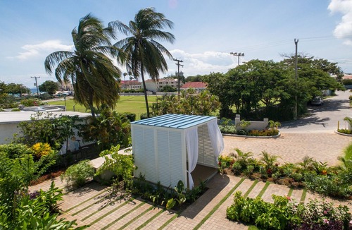 St. Lawrence Gap Apartment | BH 106 - Studio 5min walk to The Gap & Dover Beach
