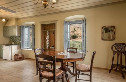 Hydra Apartment | BH312 - C - Suite Hydra