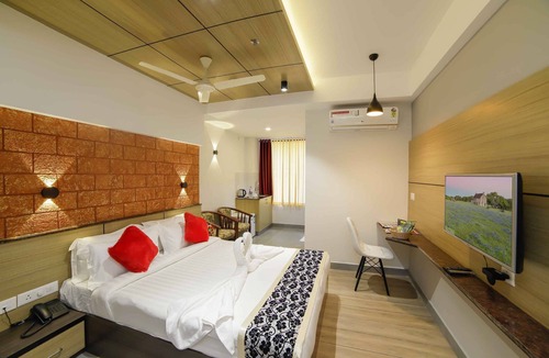 Guruvayur Hotel | Bhavanam Regency