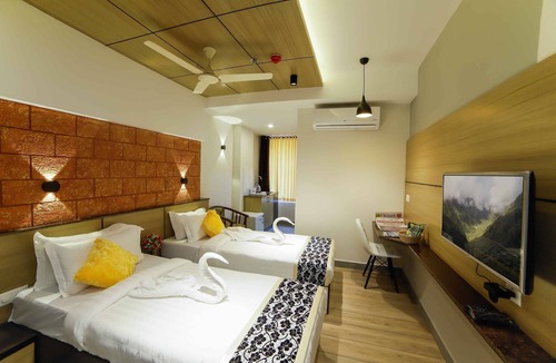 Guruvayur Hotel | Bhavanam Regency