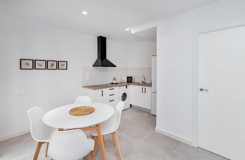 San Pedro Apartment | BHost - Regina III