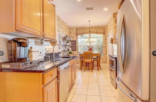 Lakeside Plantation House | Bicycle/Walking Community - Health Spa Relaxing Home