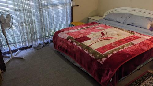 Bidwill House | BIDWILL GARDENS ON MIDDLETON - 2 Rooms A Private Room with a King-Size Bed or Open Lounge Room Floor Mattress SHARED Bathroom FREE Kitchen Essentials FREE Laundry Facilities Fast WIFI HDTV NETFLIX, YOUTUBE, KAYO Meal and Transport Service Available