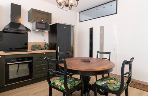 Avignon City Centre House | Bien D'exception en Face du Palais des Papes