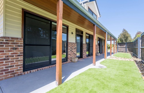 Wonthaggi Apartment | Bienvenida Apartments- (1) Spades