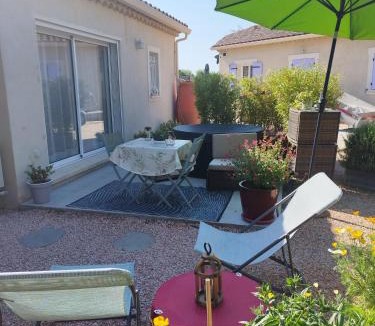 Vacqueyras Apartment | Bienvenue au Dormidou en Provence !