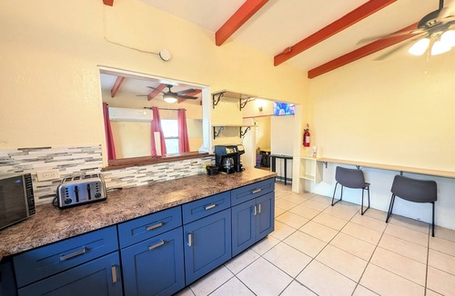 Estate Beeston Hill House | Big Bird!