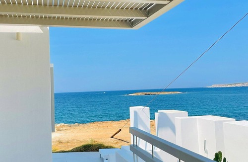 Naousa Villa | "Big Blue" Seafront Luxury Villa | Beach Access | Prime Location | Naousa, Paros