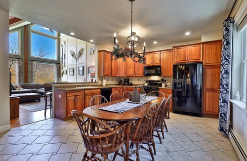 Killington House | Big Boulder at Killington – 2 Miles to Killington Base with Hot Tub, Sauna, and Views