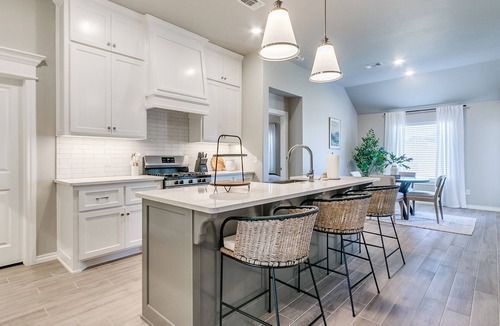 Edmond House | Big, Bright & Beautiful!