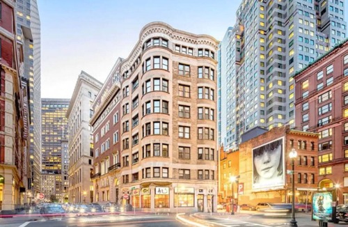 Boston Financial District Apartment | Big Bright Windows with great views of the city - Centrally located. Walk anywhere, MBTA nearby.