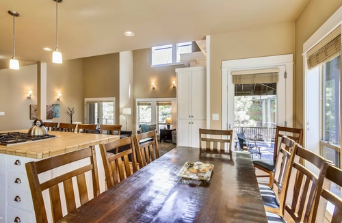 RiverWild House | Big Canyon - Elegant & Spacious, 3 Master King Suites! Community Hot Tub (and Seasonal Pool)