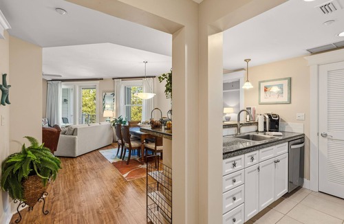Baytowne Wharf Condo | BIG DISCOUNTS-AUG&SEPT RENTS 1BR+DEN CONDO-SLEEPS 6@ 1BR rate Sandestin-Baytowne