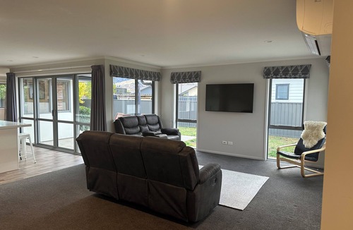 Lowburn House | Big Enough for Everyone