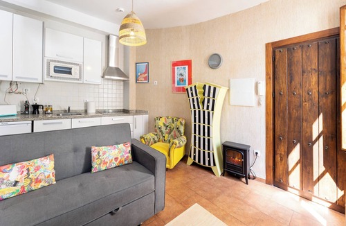 Beiro Apartment | Big Fish (2nd Right)