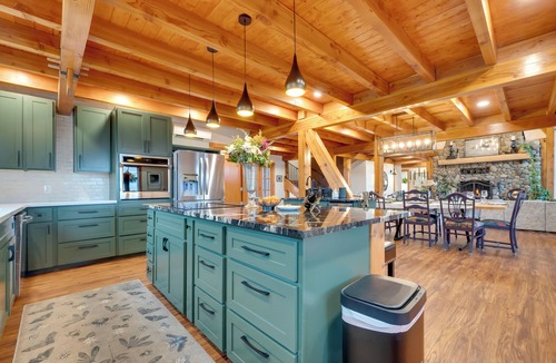 Lewis County House | Big Groups Welcome! Mtn-View Onalaska Estate